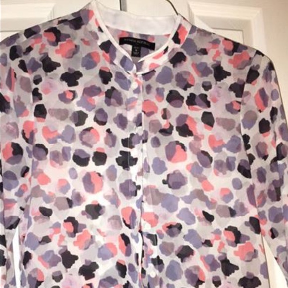 NWOT Banana Republic sheer cute top! Never worn. - Picture 2 of 2